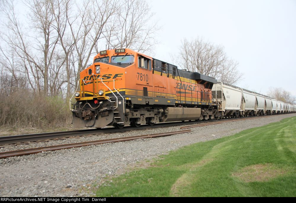 BNSF 7810 dpu on 264